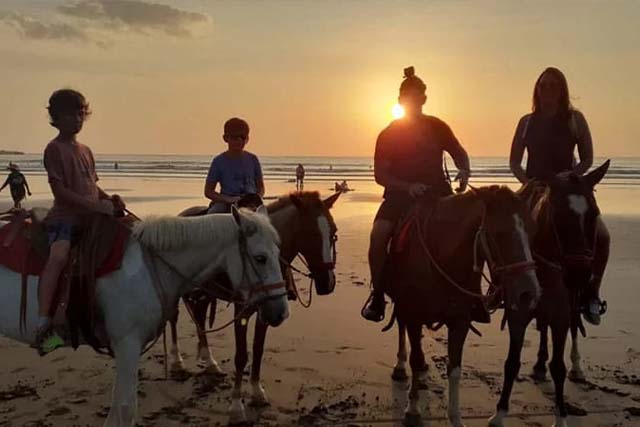 Horseback Tour in Jaco, Costa Rica by AXR